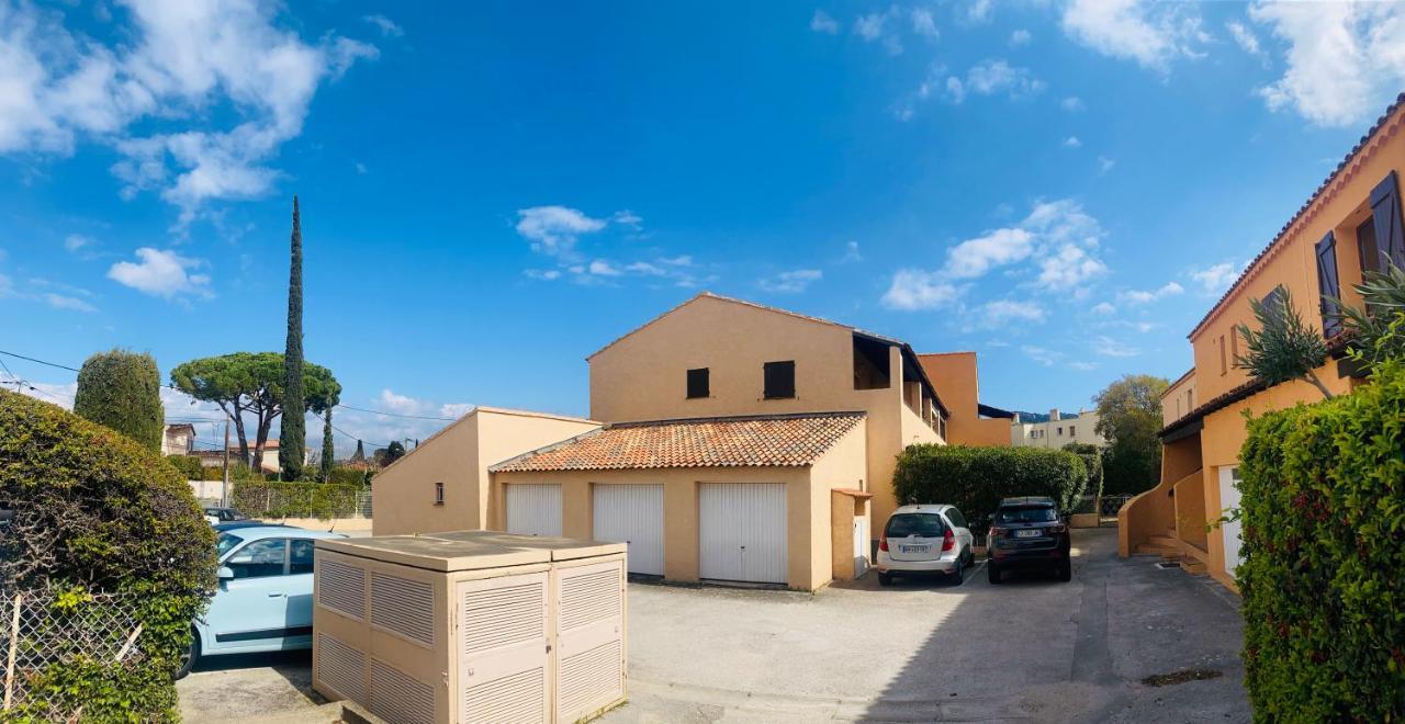 Apartamento Les Tamaris Saint-Cyr-sur-Mer Exterior foto